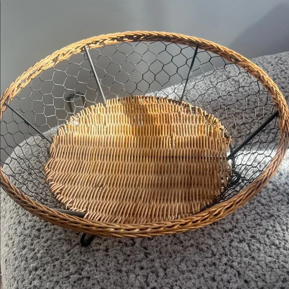Wire basket - Picture 1 of 4